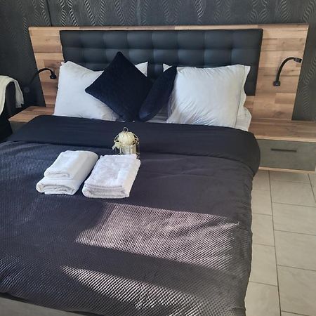 Akwaba Chez Ouli Hotel Levens Bagian luar foto