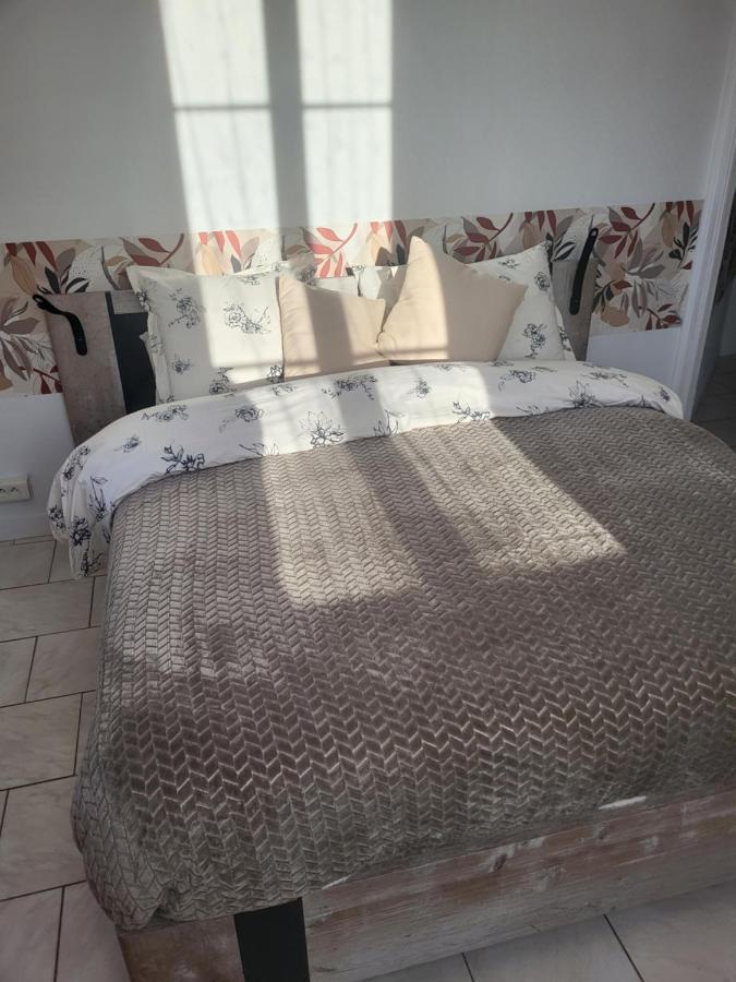 Akwaba Chez Ouli Hotel Levens Bagian luar foto