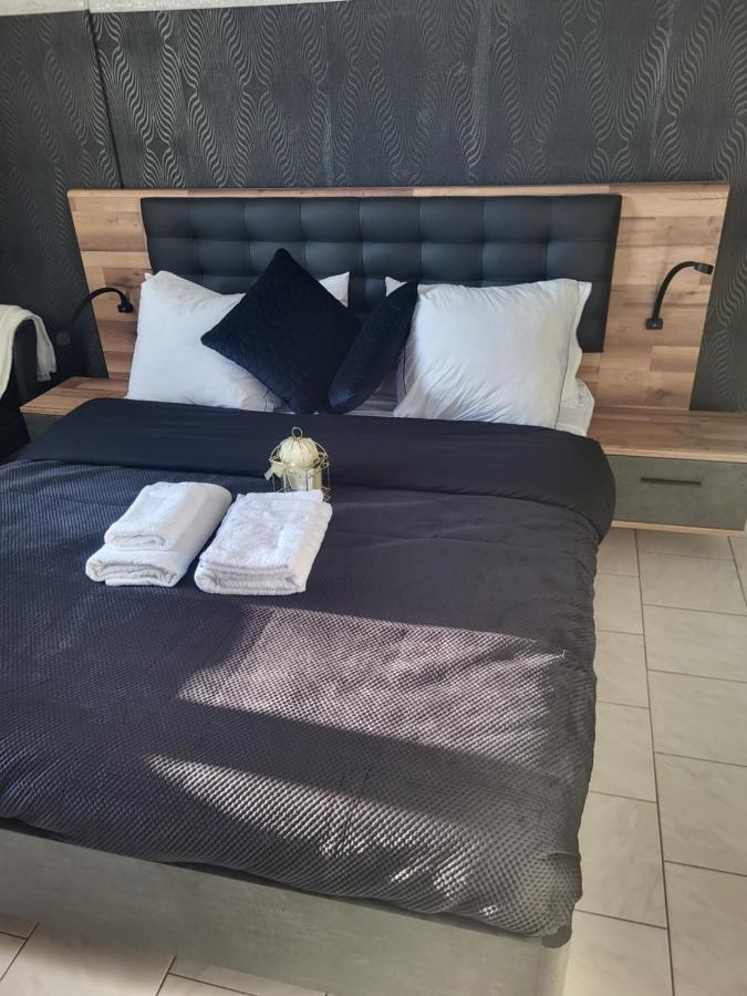 Akwaba Chez Ouli Hotel Levens Bagian luar foto