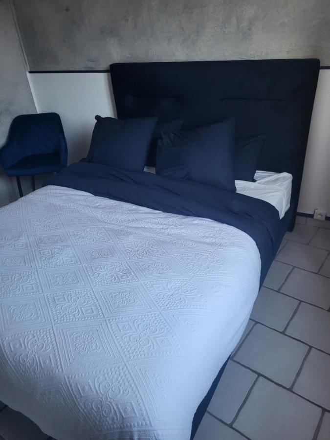 Akwaba Chez Ouli Hotel Levens Bagian luar foto