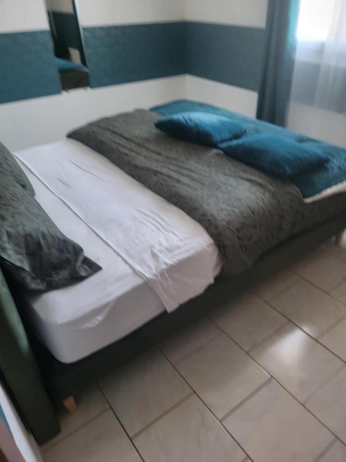 Akwaba Chez Ouli Hotel Levens Bagian luar foto