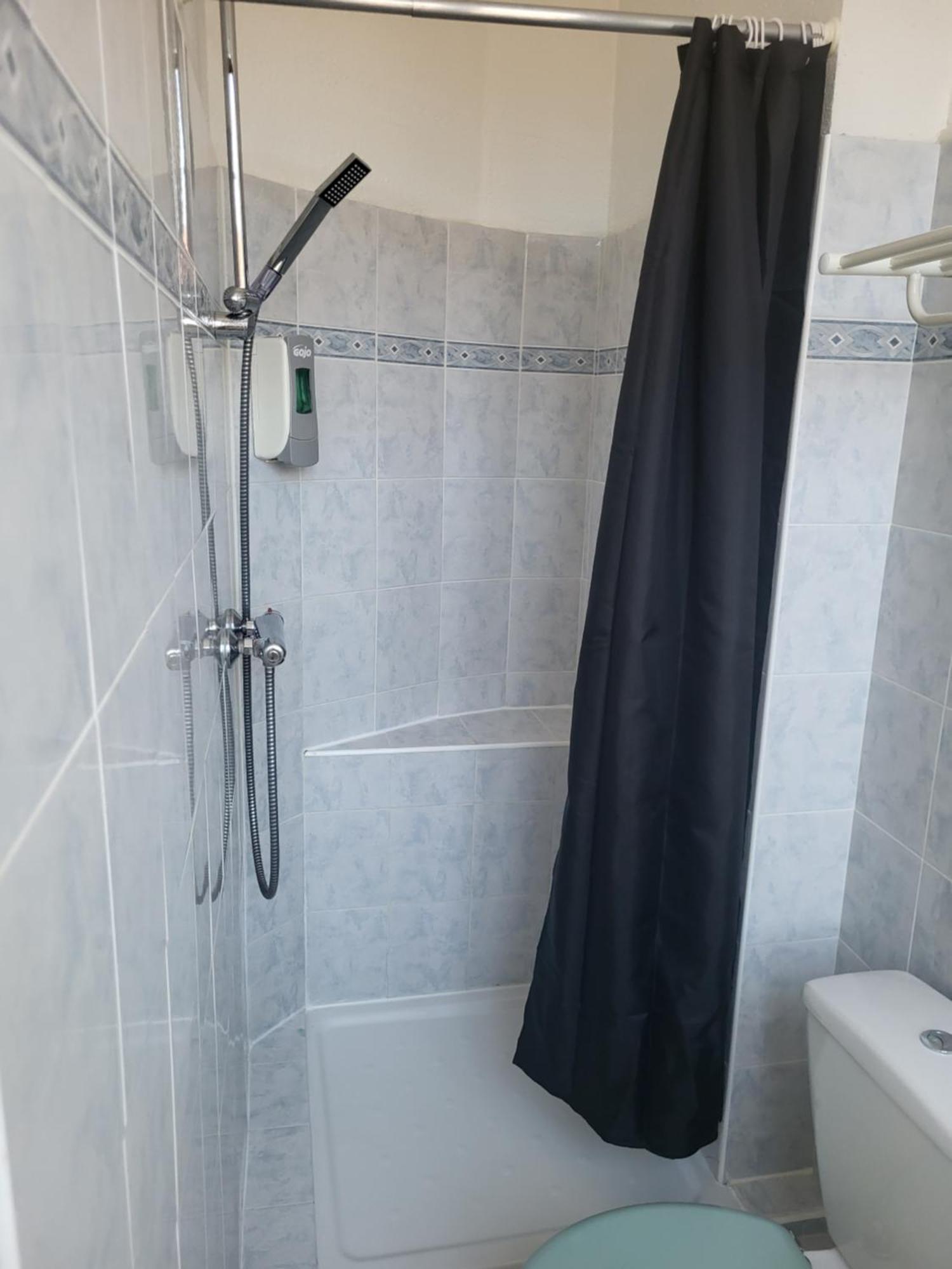 Akwaba Chez Ouli Hotel Levens Bagian luar foto