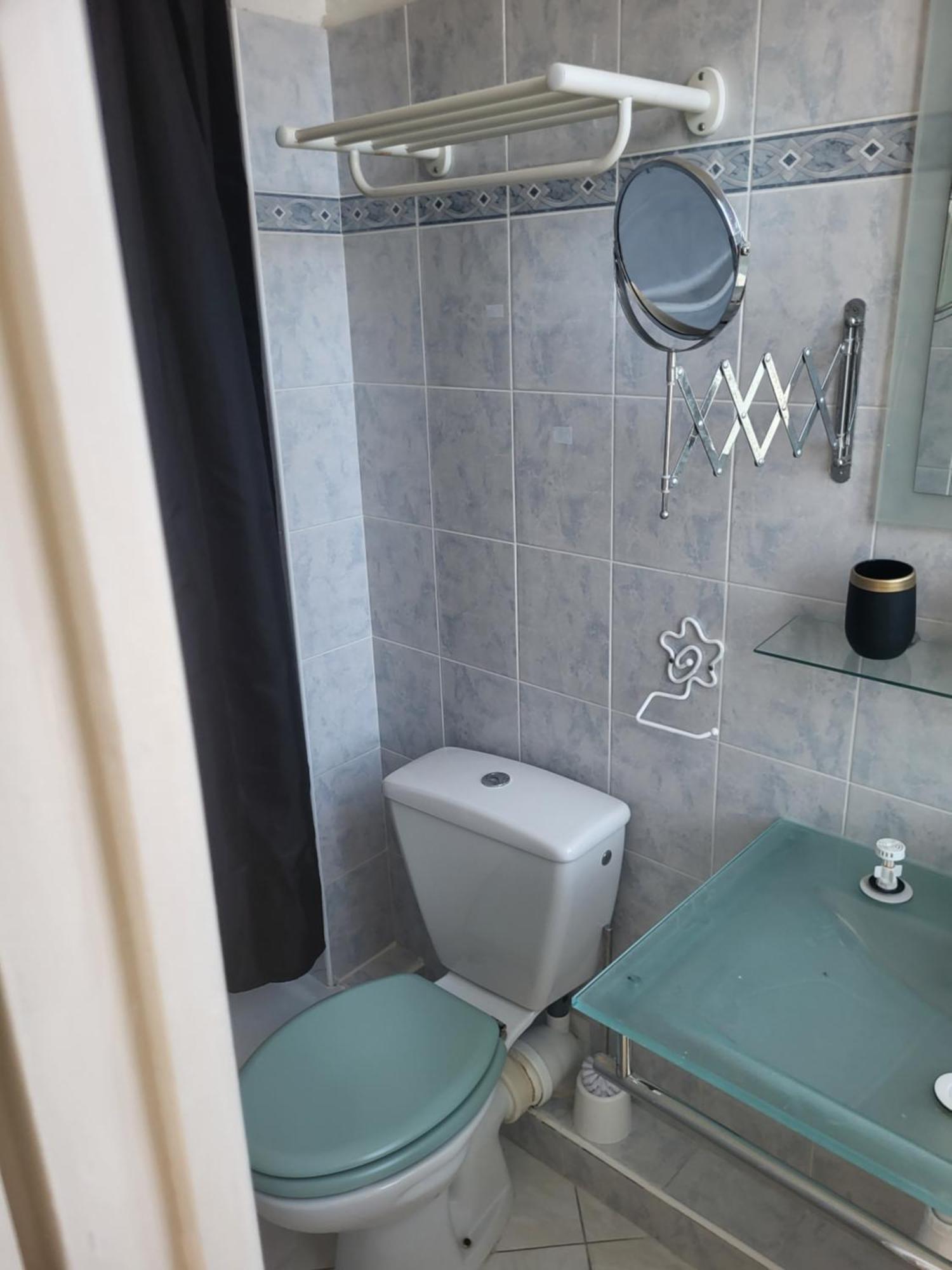 Akwaba Chez Ouli Hotel Levens Bagian luar foto